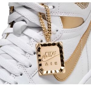 Nike Air Jordan Retro 1 Metallic Gold 11.5M / 13W
